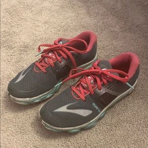 💖Brooks Cadence size 8.5💖